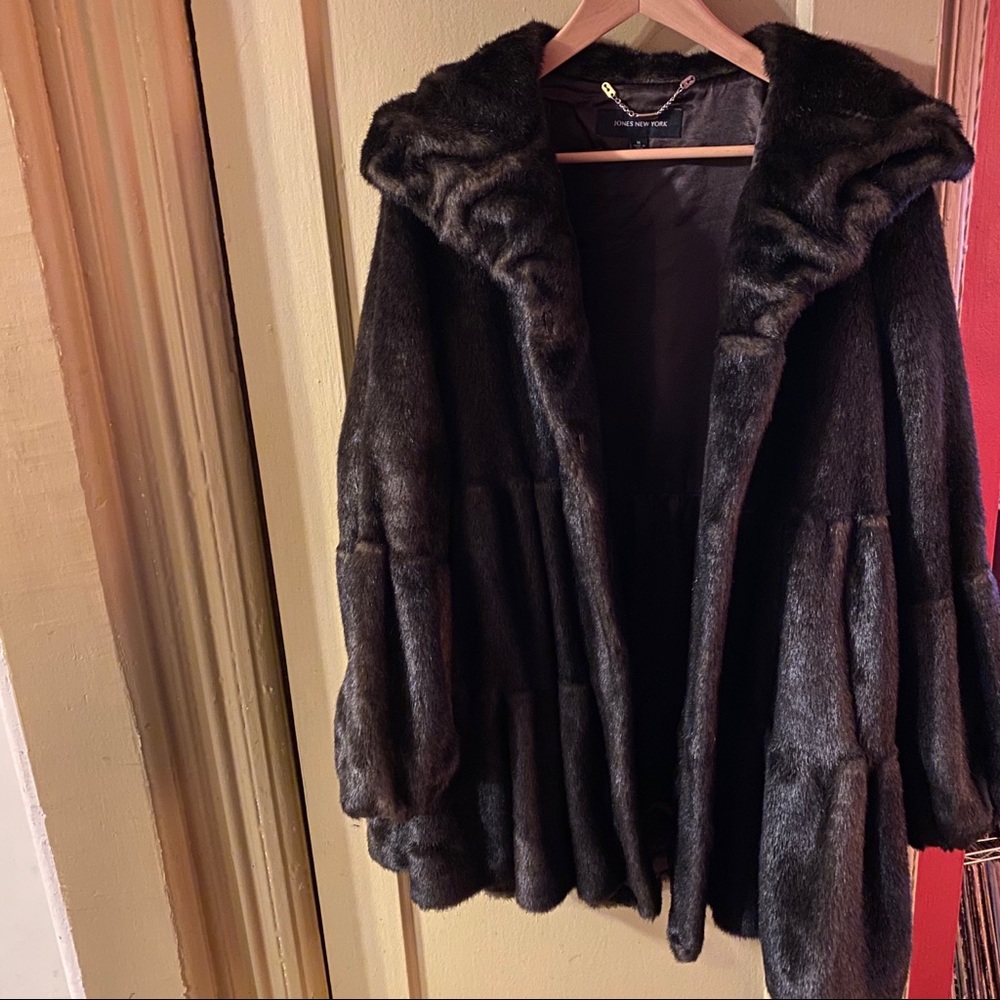 Jones New York Faux Fur Swing Coat Size Medium